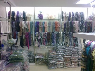 香港布塔圍巾批發(fā)零售，廠家直銷(xiāo)優(yōu)質(zhì)閑置二手交易