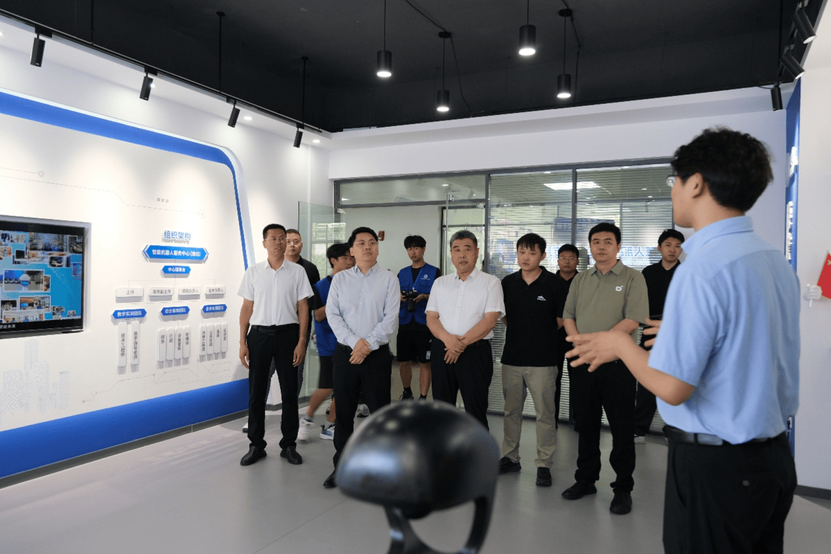 智能引擎，智造未來 濰坊啟用全國首個城市級智能機器人服務中心